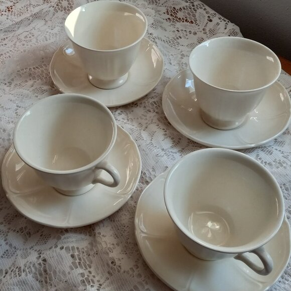 WEDGWOOD 8pc ETRURIA & BARLASTON Queens Shape 4Cups & 4Saucers made in ENGLAND - Picture 1 of 6